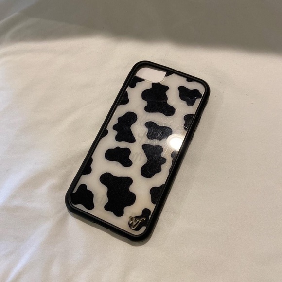 cow print wildflower phone case - Picture 2 of 3
